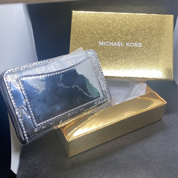 🩶MICHAEL KORS🩶Silver Jet Set Small Zip Around Card Case In Gift Box/NWT - Picture 8 of 9